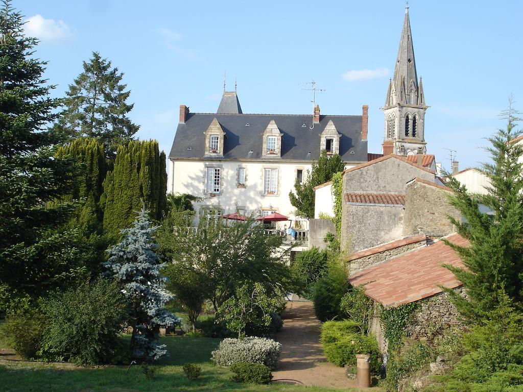 Le Petit Chateau - Tiffauges Proche Puy Dufou Eksteriør billede